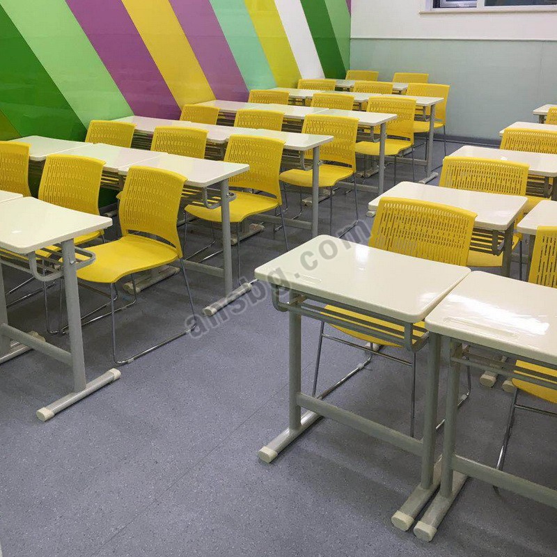 点击查看商品:课桌椅